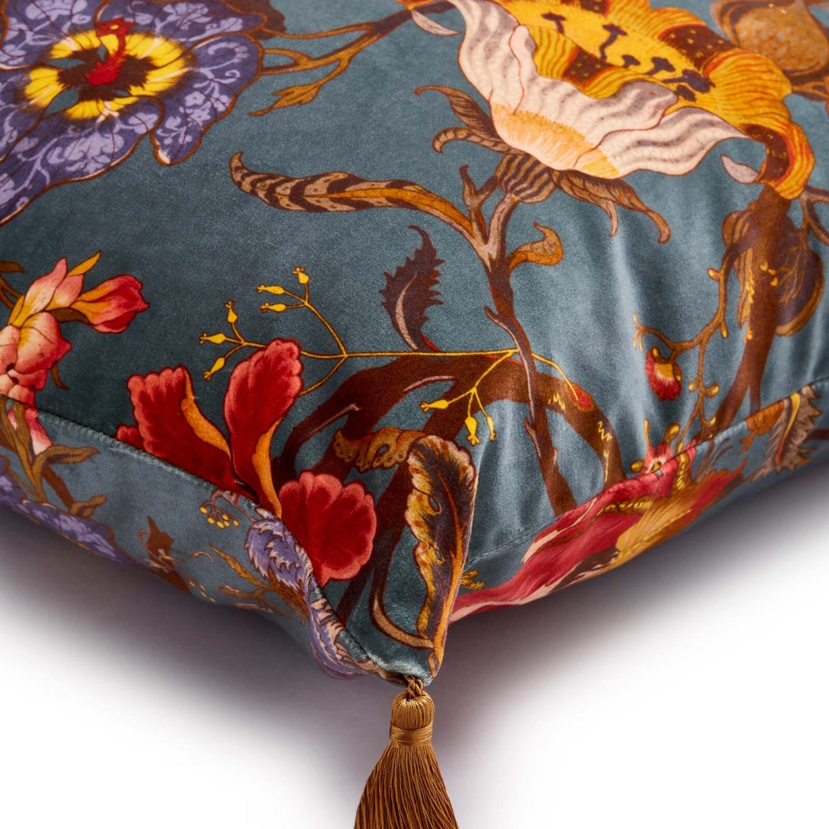 Artemis Velvet with Tassels (Large)