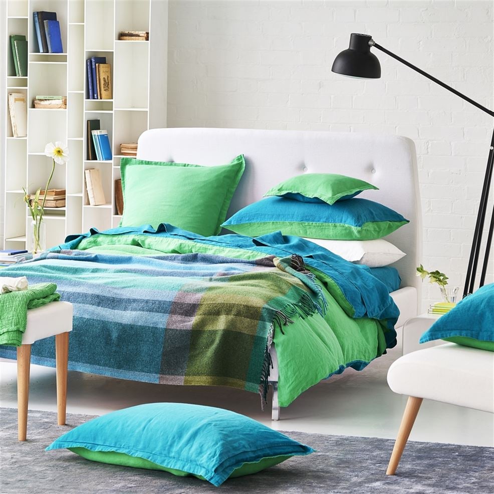 Bampton Woven Throw