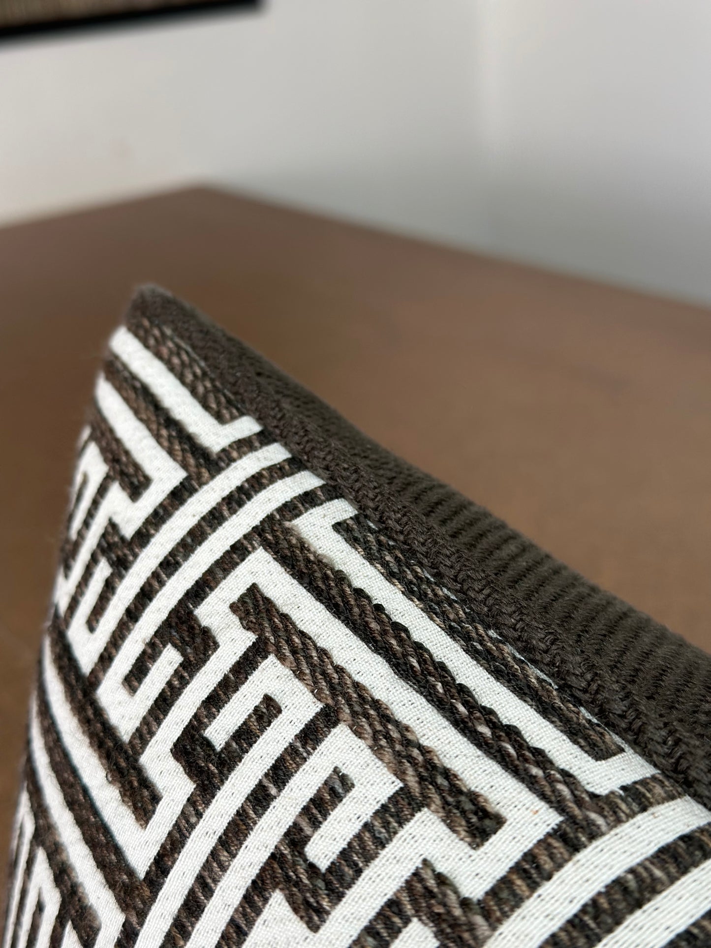 LABIRINTO Lumbar Cushion