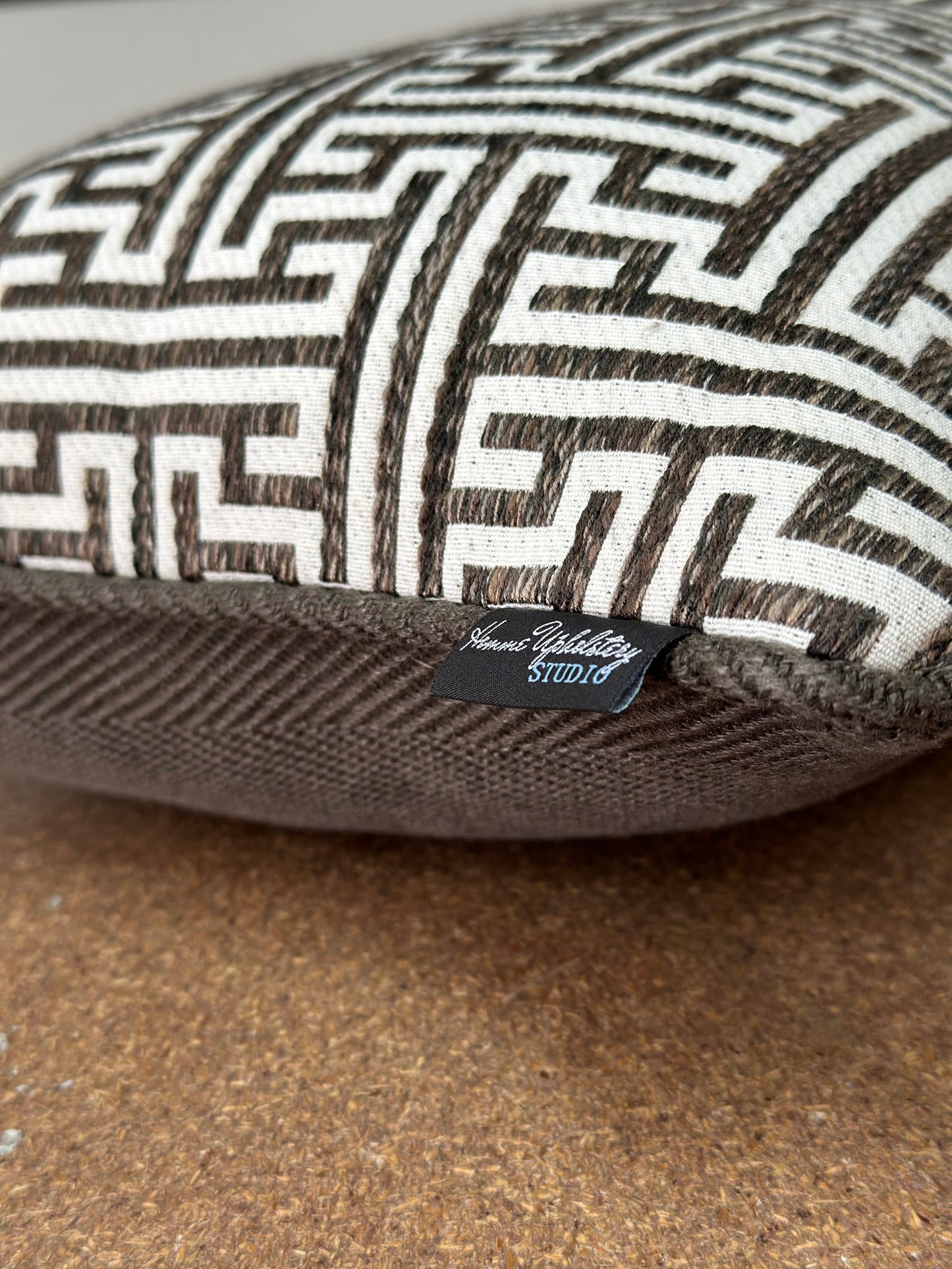 LABIRINTO Lumbar Cushion