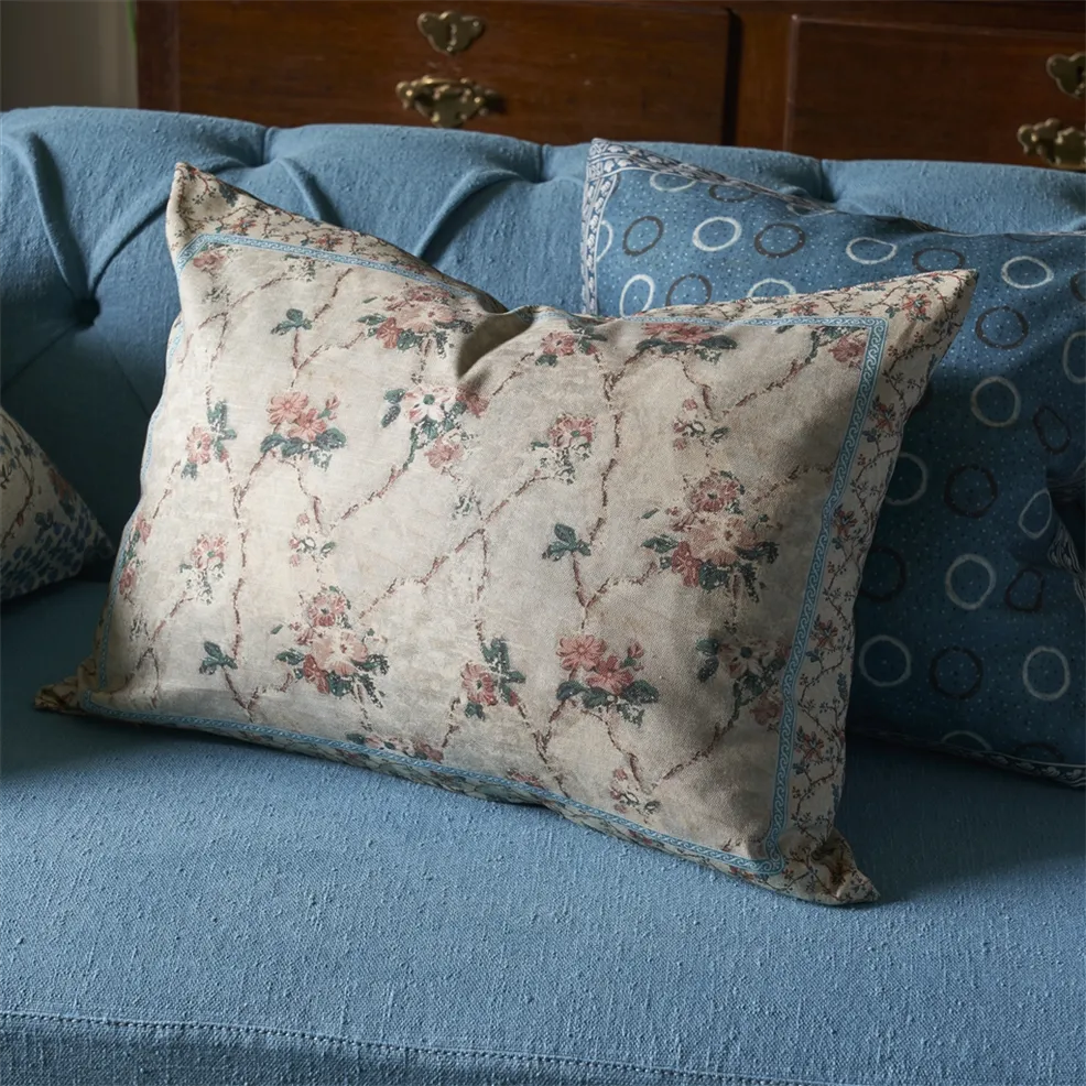 Vintage Floral | French Toile Motifs in Varying Scales