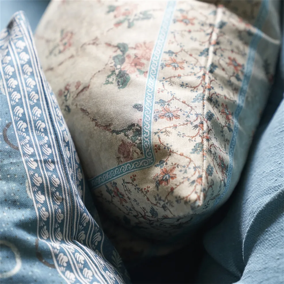 Vintage Floral | French Toile Motifs in Varying Scales