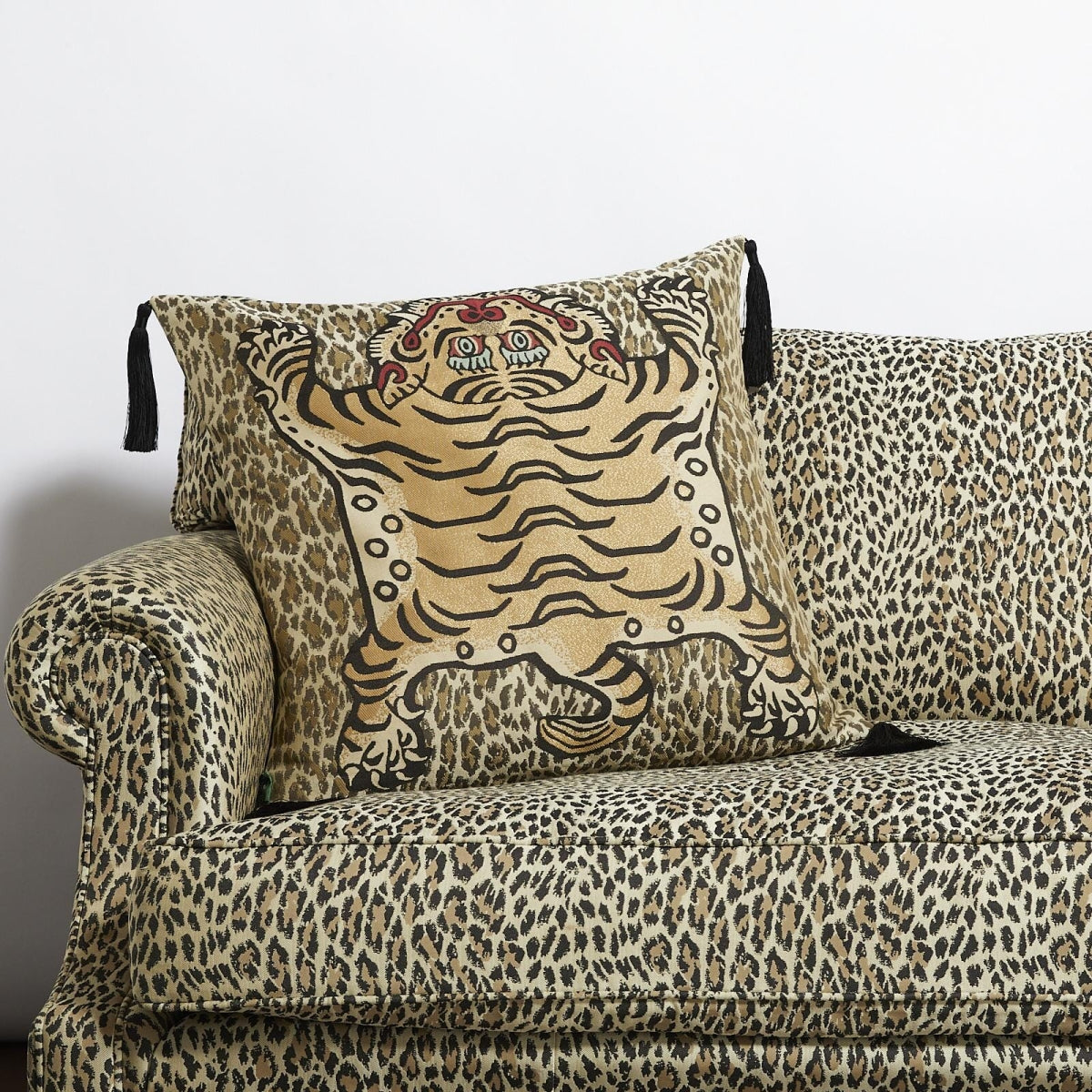 Wild Saber Jacquard (Large)