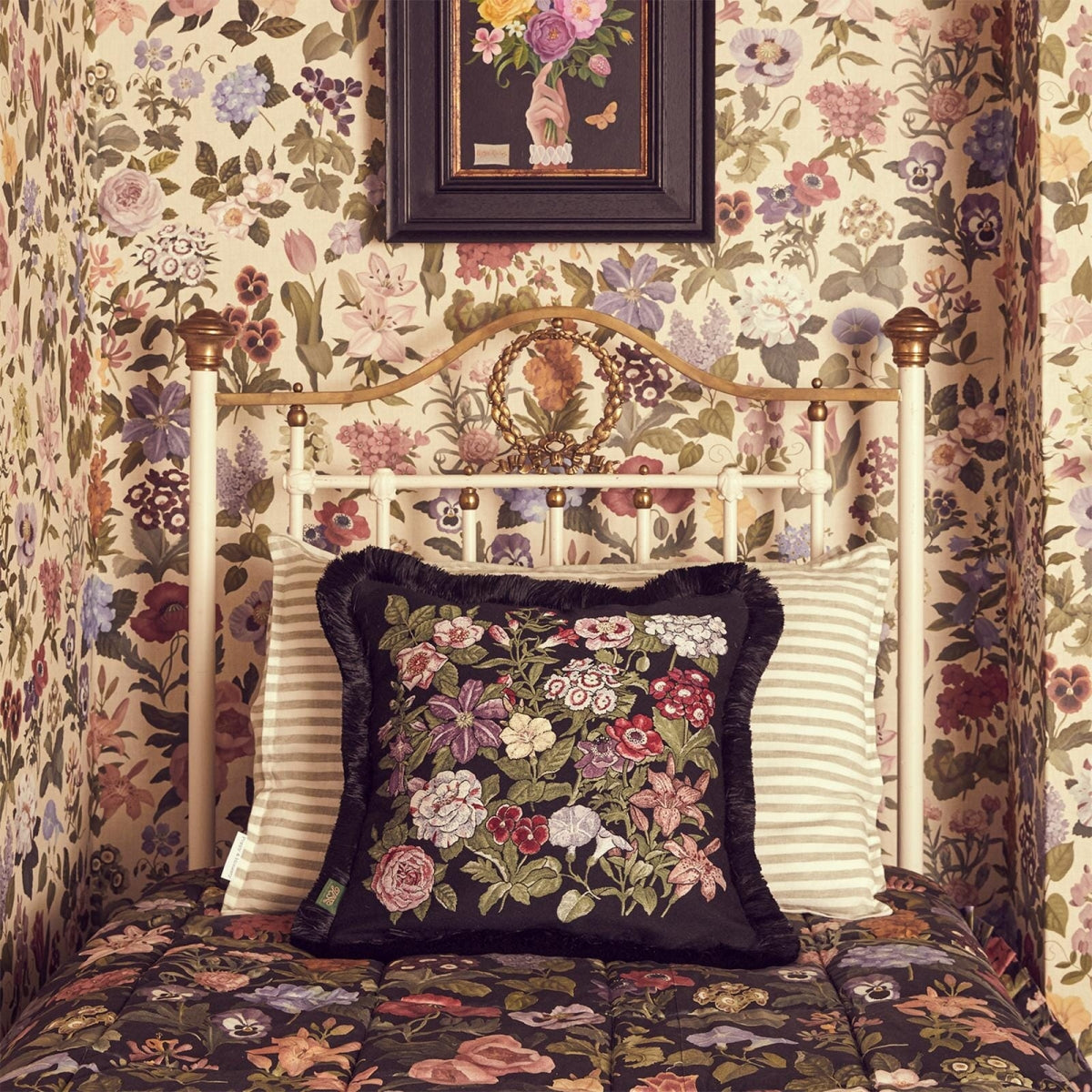 Floralia Fringed Jacquard (Medium)
