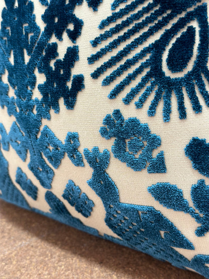 Pavone velvet Lumbar Cushion
