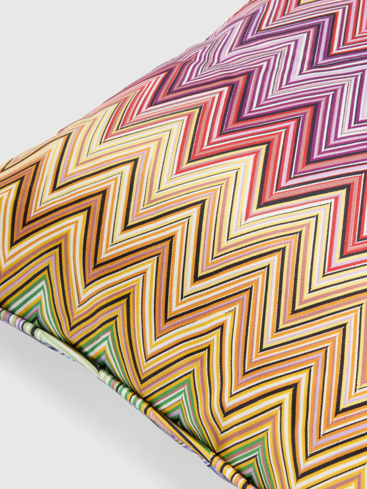 Jarris Cushion