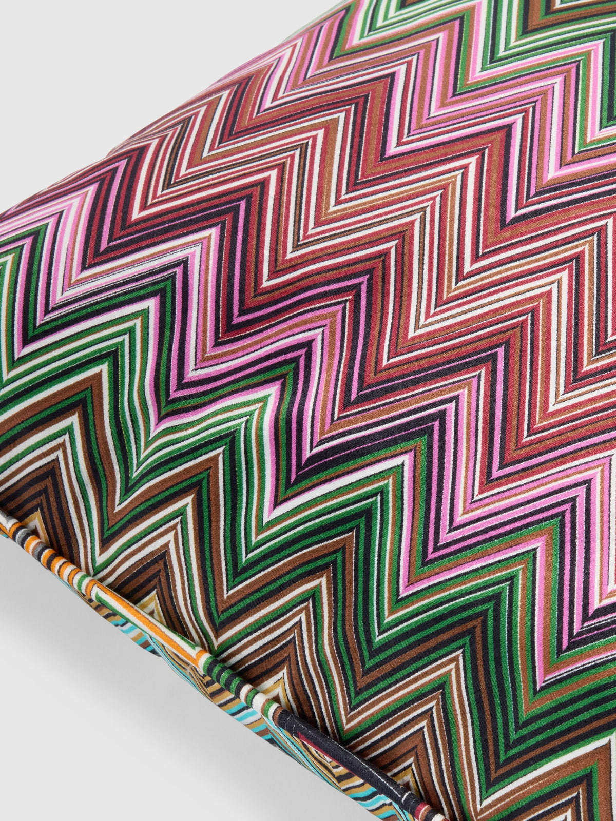 Jarris Cushion