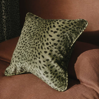 SAVANNA Velvet Piped